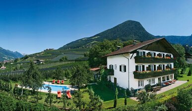 Hotel Schenna Unterkunfte Pensionen Und Hotels In Schenna Bei Meran Sudtirol